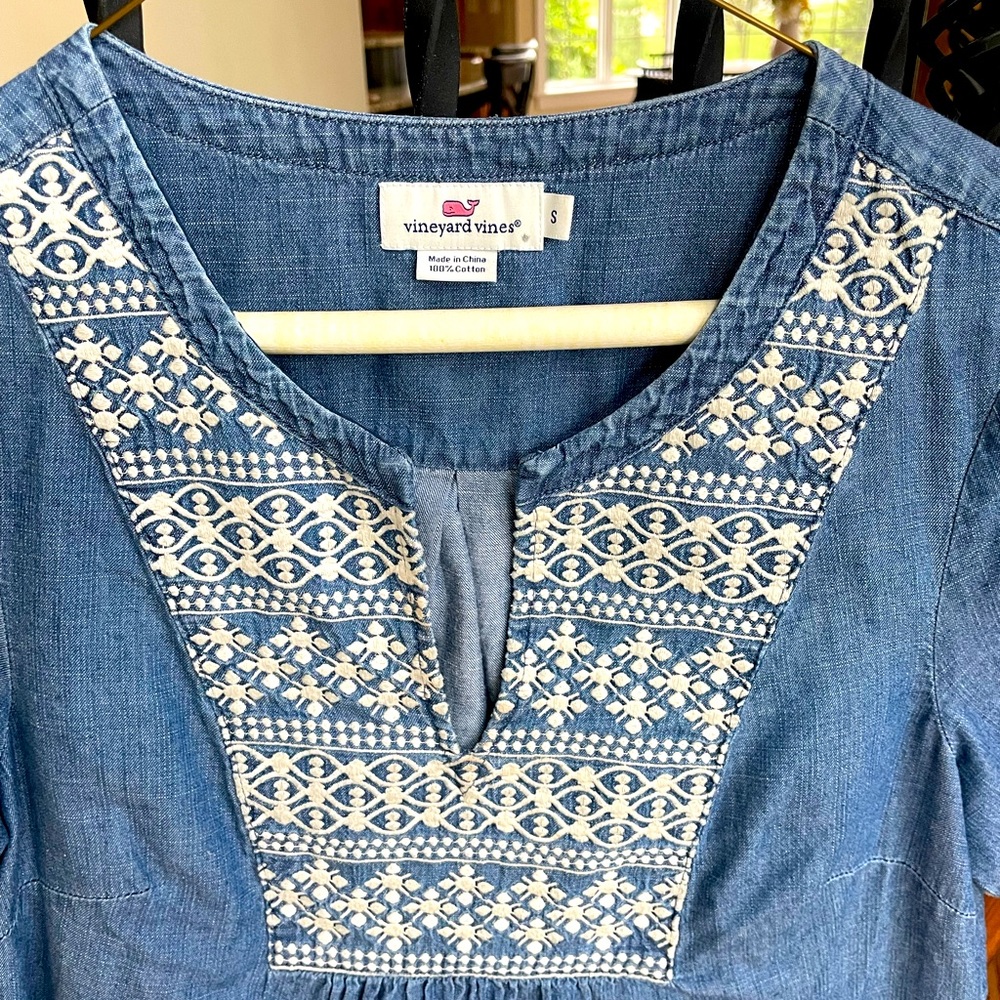Vineyard Vines denim top
